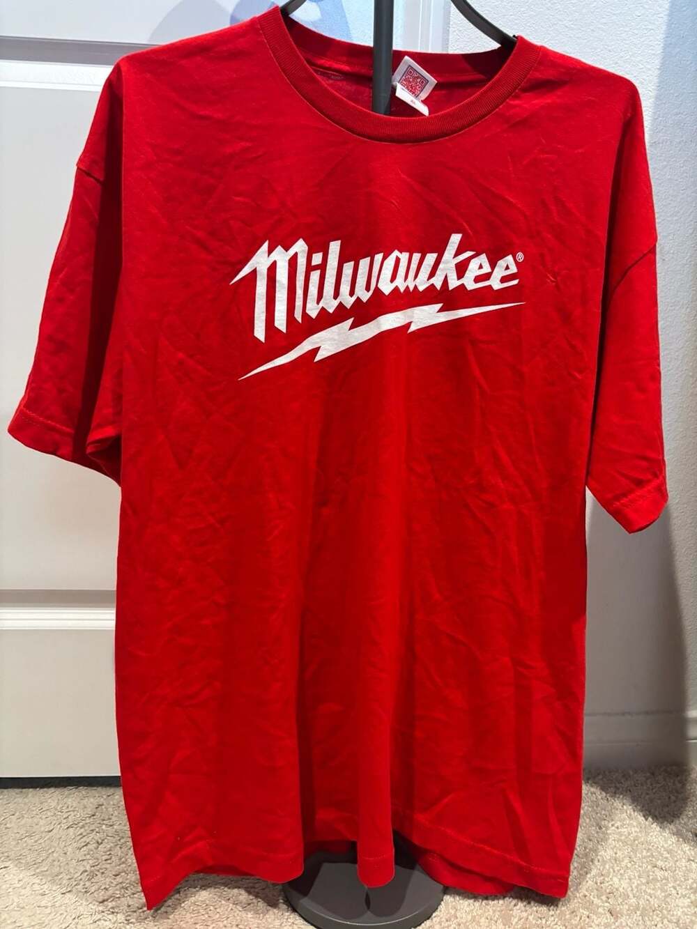 Vintage Milwaukee Tools Graphic T Shirt Mens Size XL Red Short Sleeve